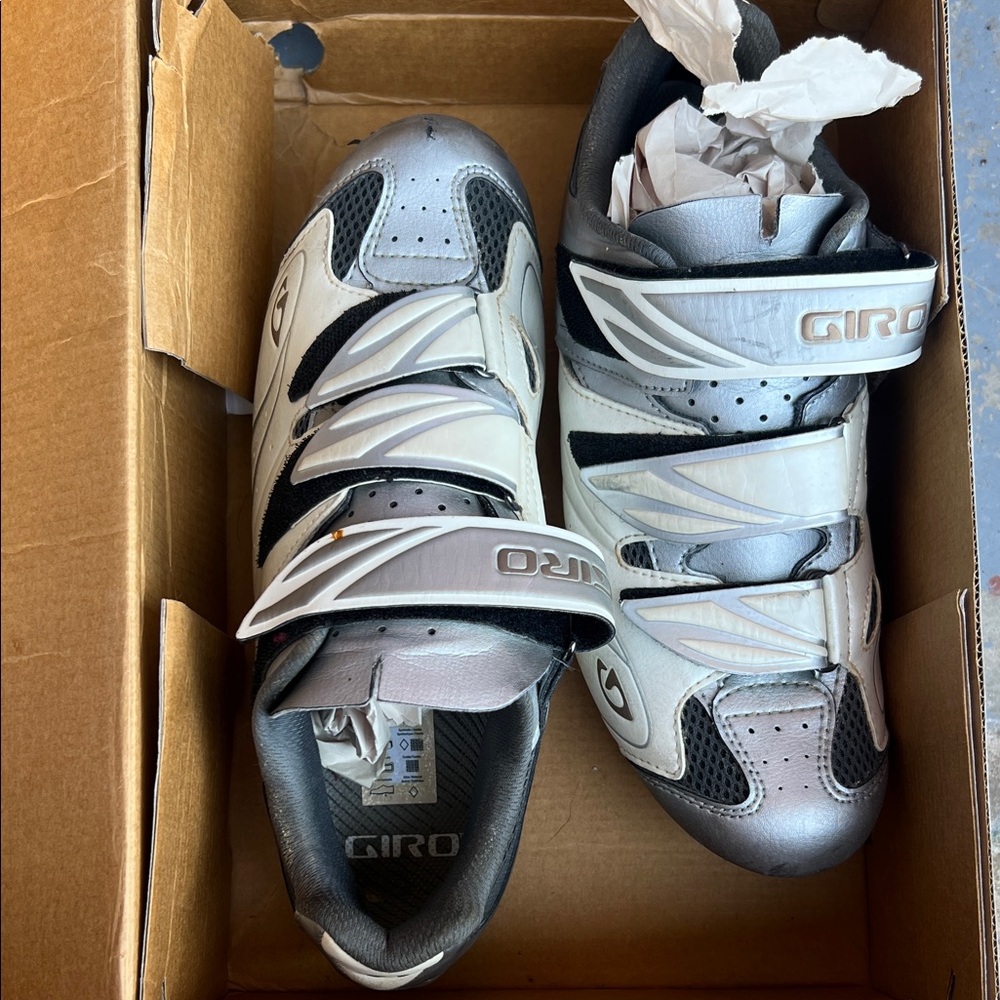 Giro Sante women’s cycling shoes 10.25cm size 9/9.5